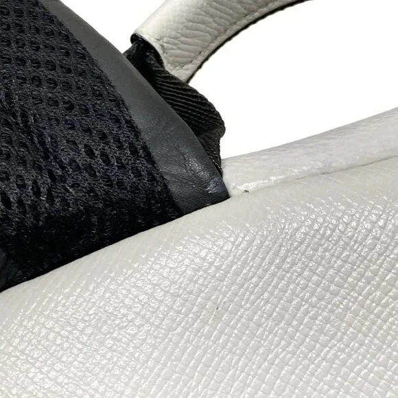 LOUIS VUITTON Discovery Backpack Bronze/Optic White Taigarama - Picture 4 of 15